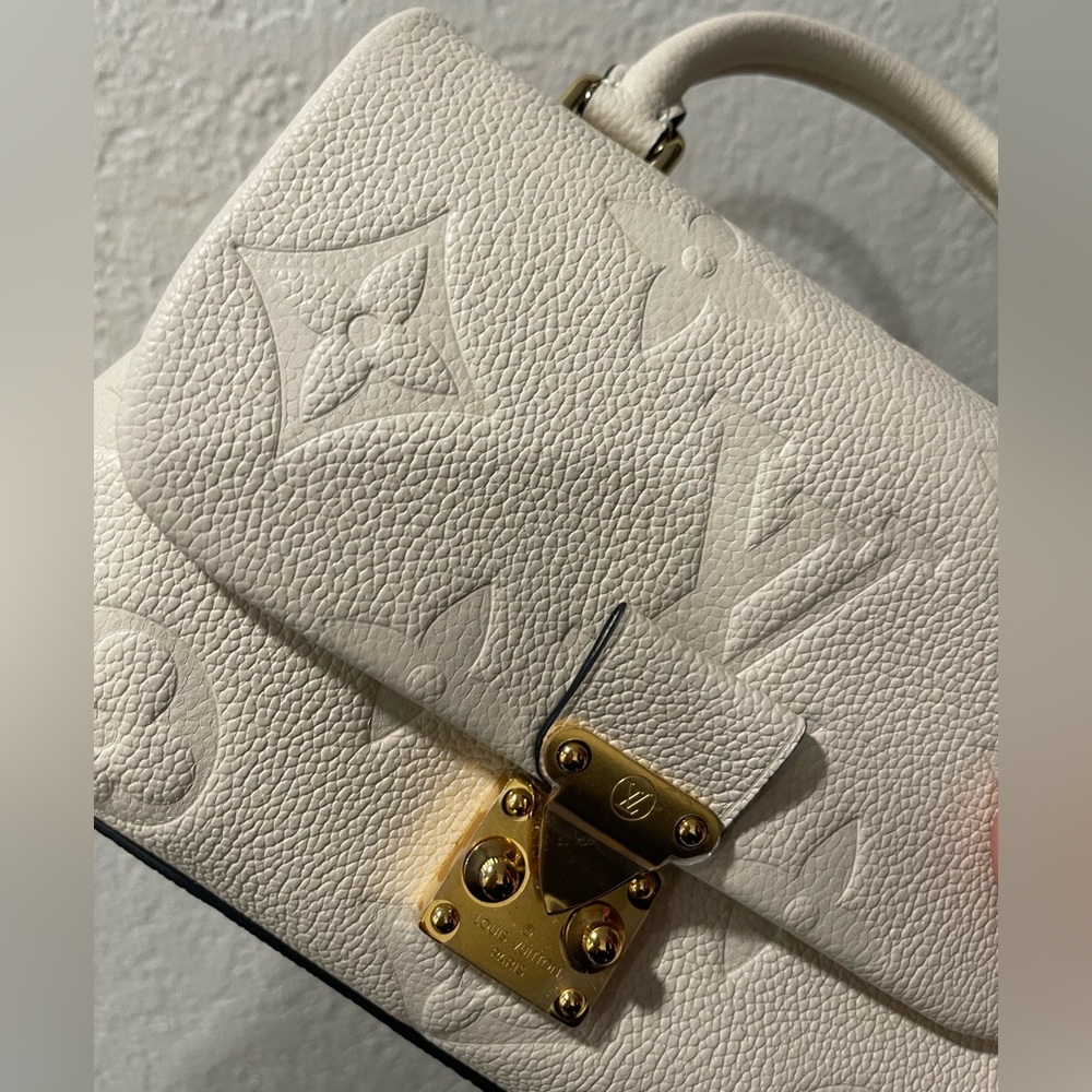 Super cute top handle bag- cream color
